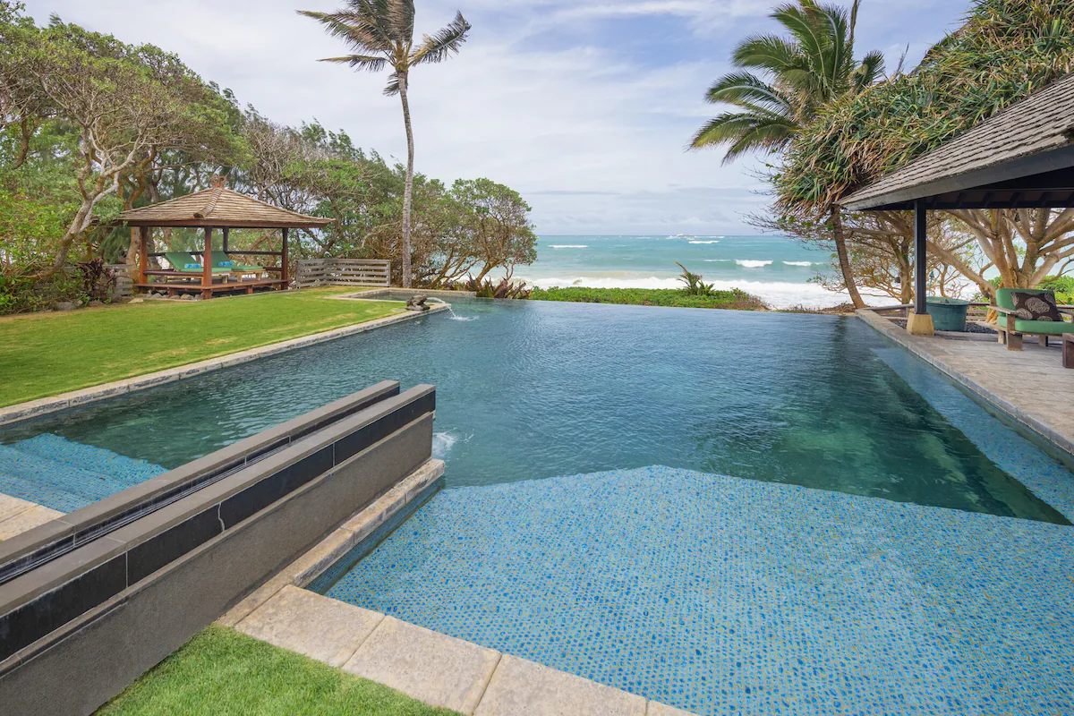 Infinity pool
